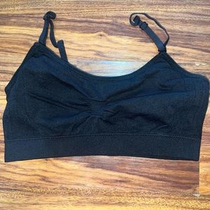 **LAST PRICE DROP BEFORE DONATING** Coobie sports bra with removable straps